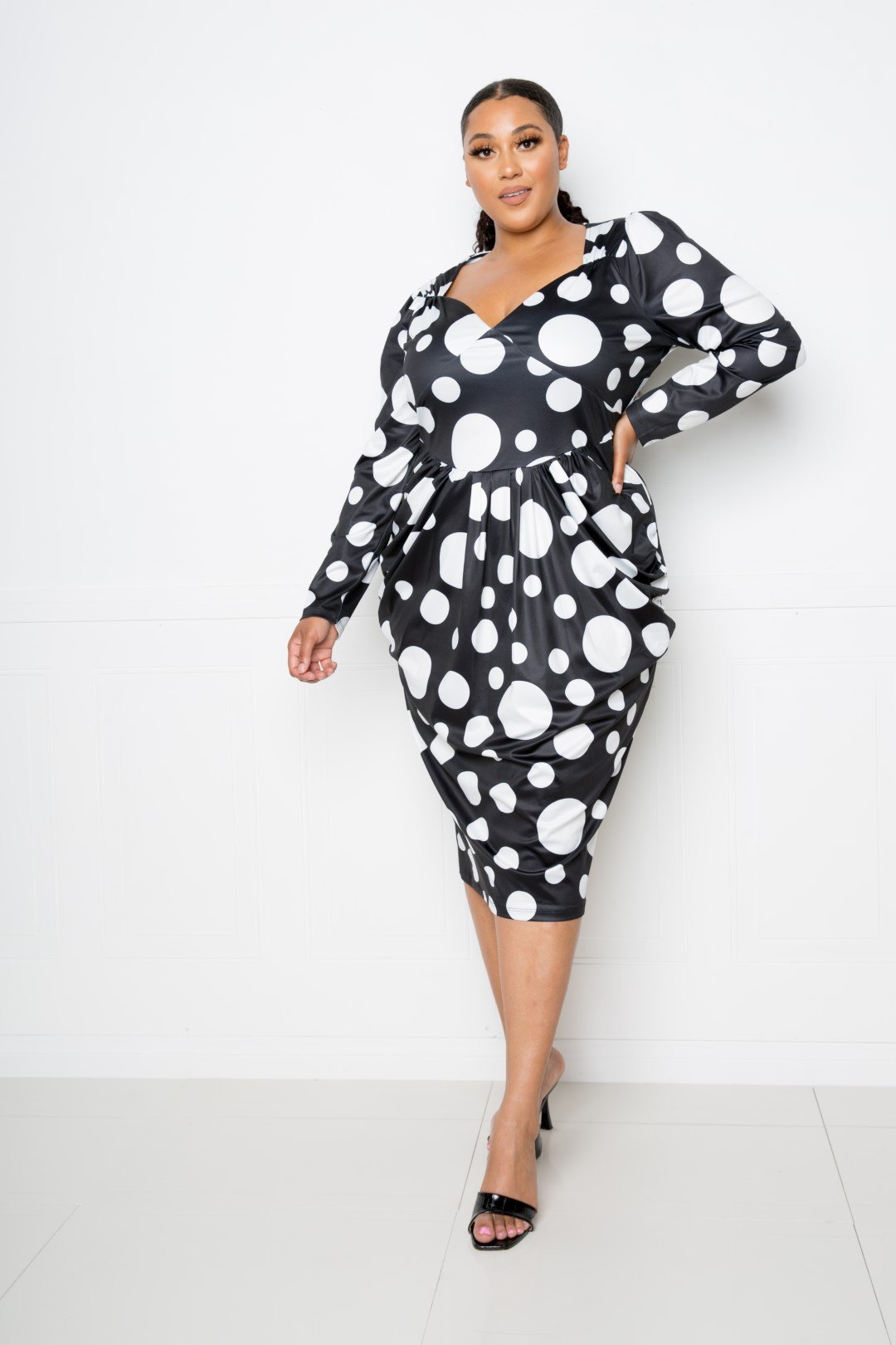 Black and White Polka Dot Gathered Waist Midi Dress Secondary image