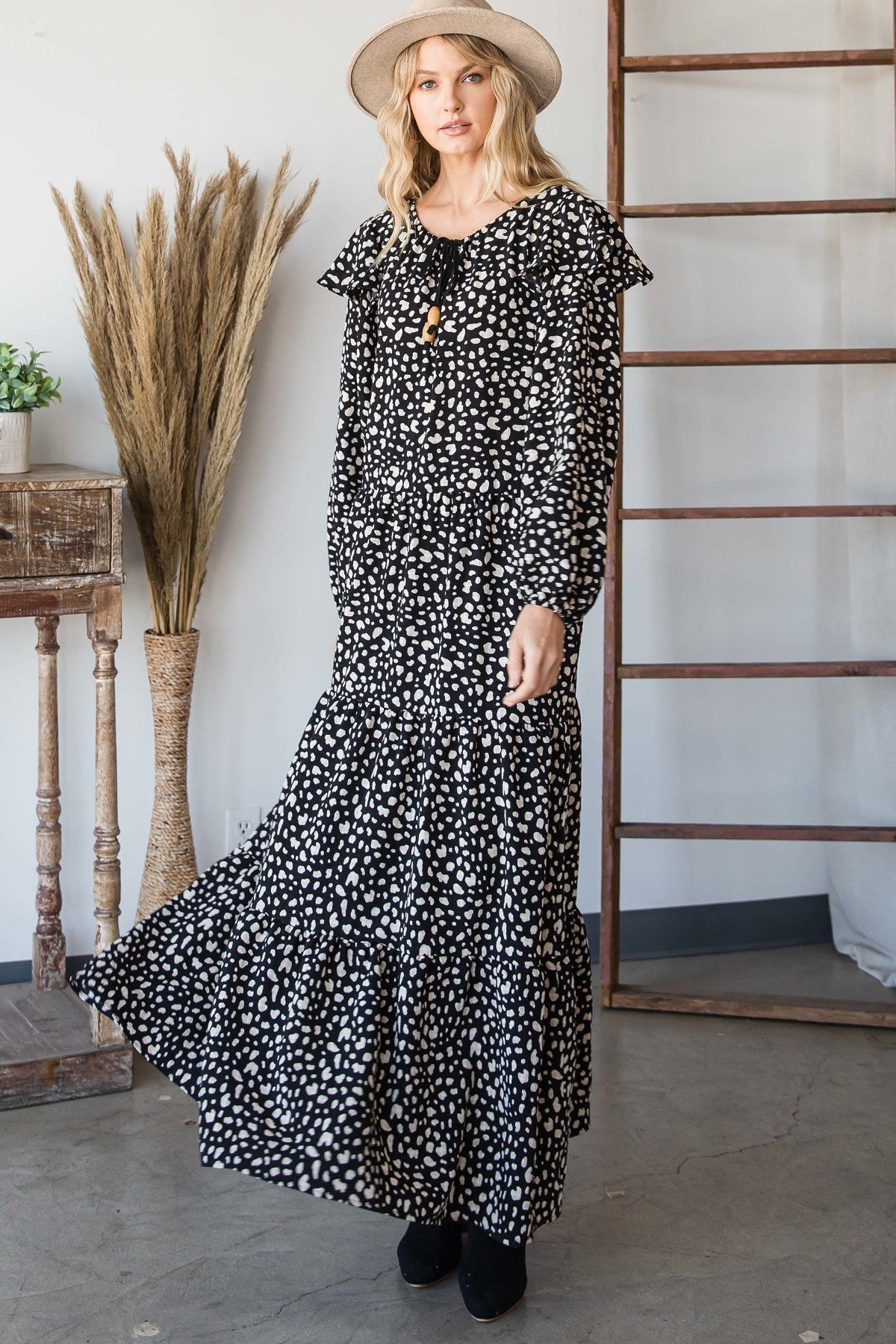 Spotted Tiered Maxi Dress with Ruffle Sleeves Secondary image