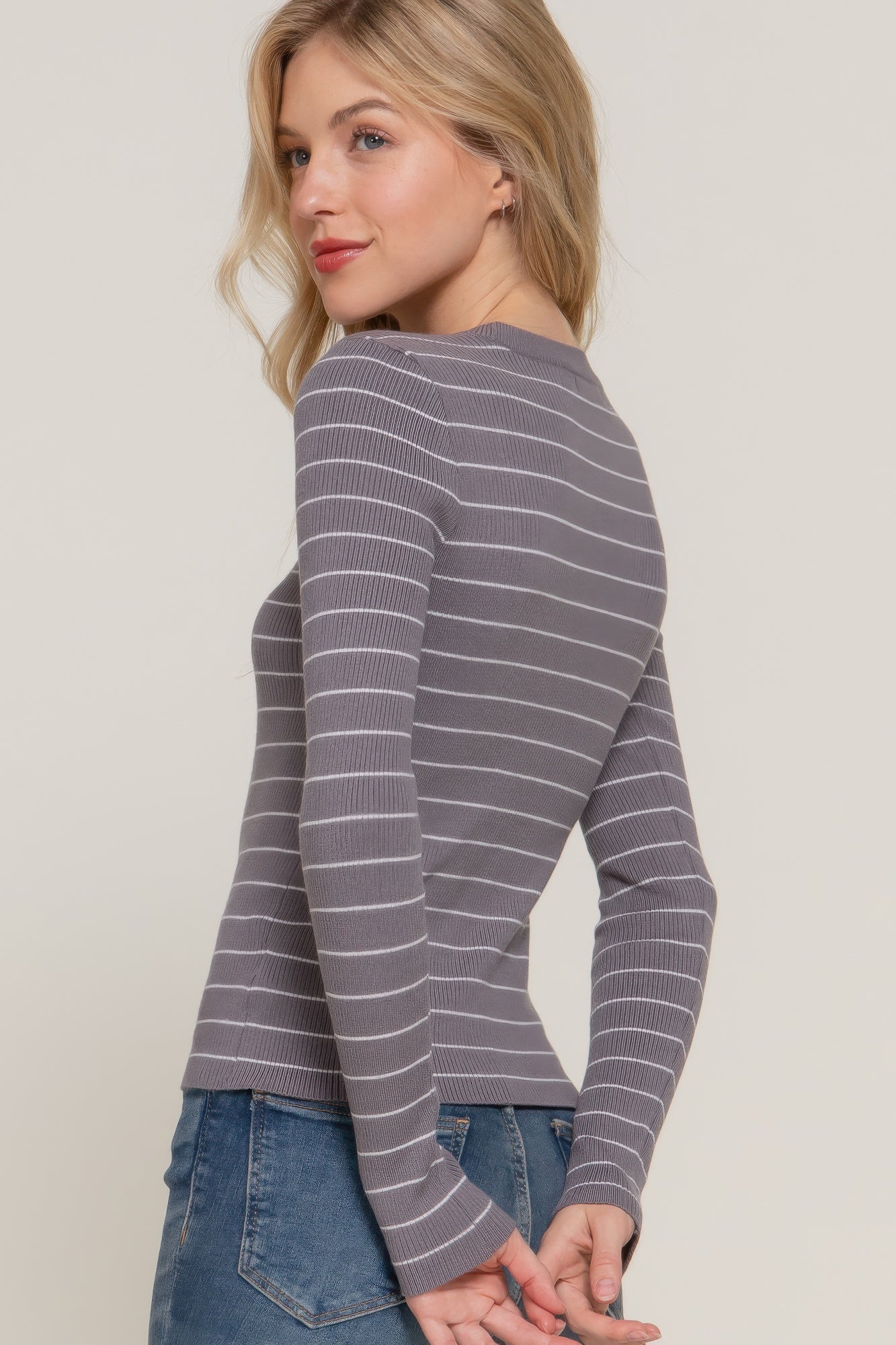 Long slv crew neck stripe sweater