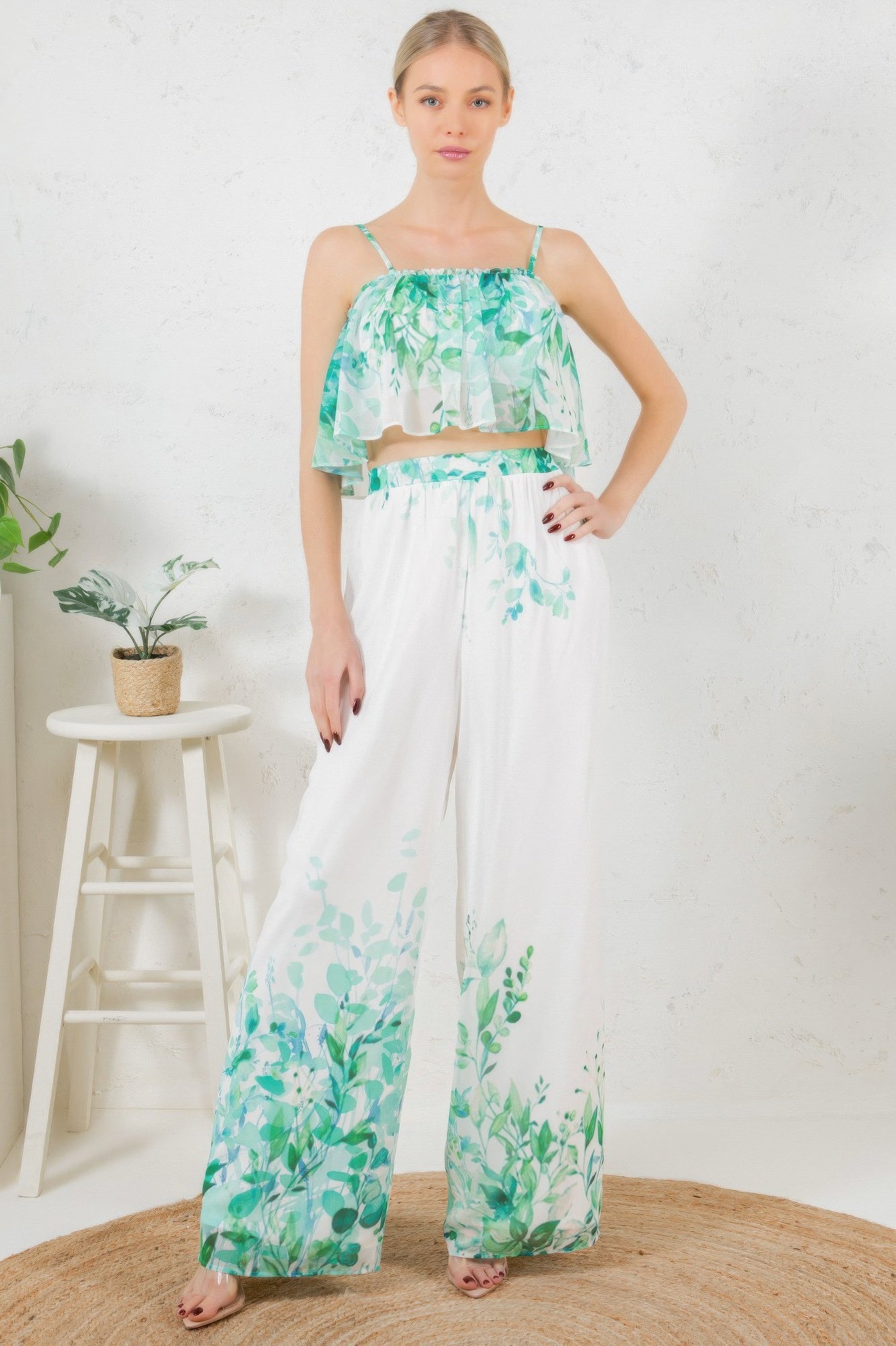 Floral Print Crop Top and Wide-Leg Pants Set in Ivory Secondary image