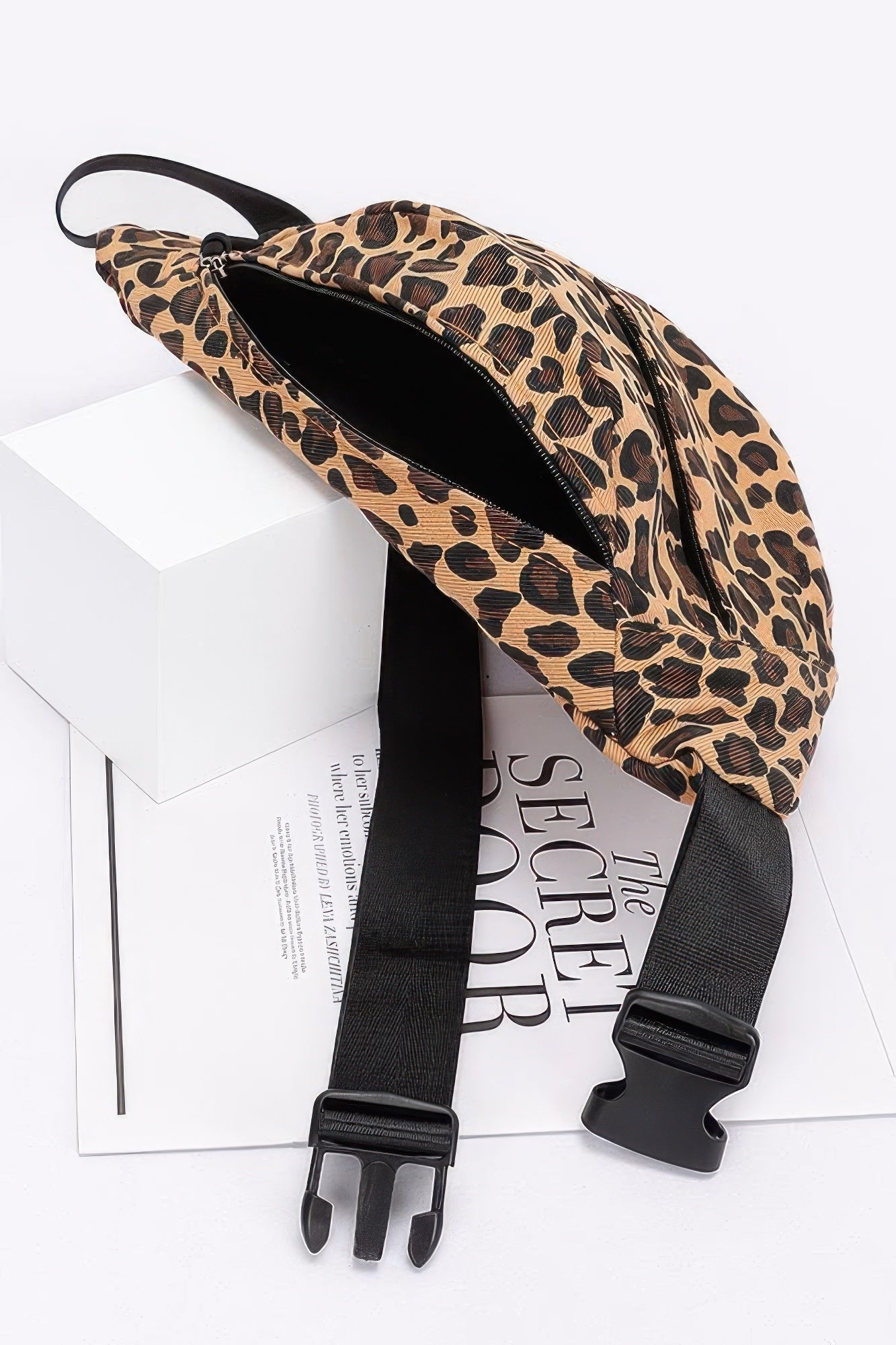 Leopard Cotton Canvas Crossbody Bag Secondary image