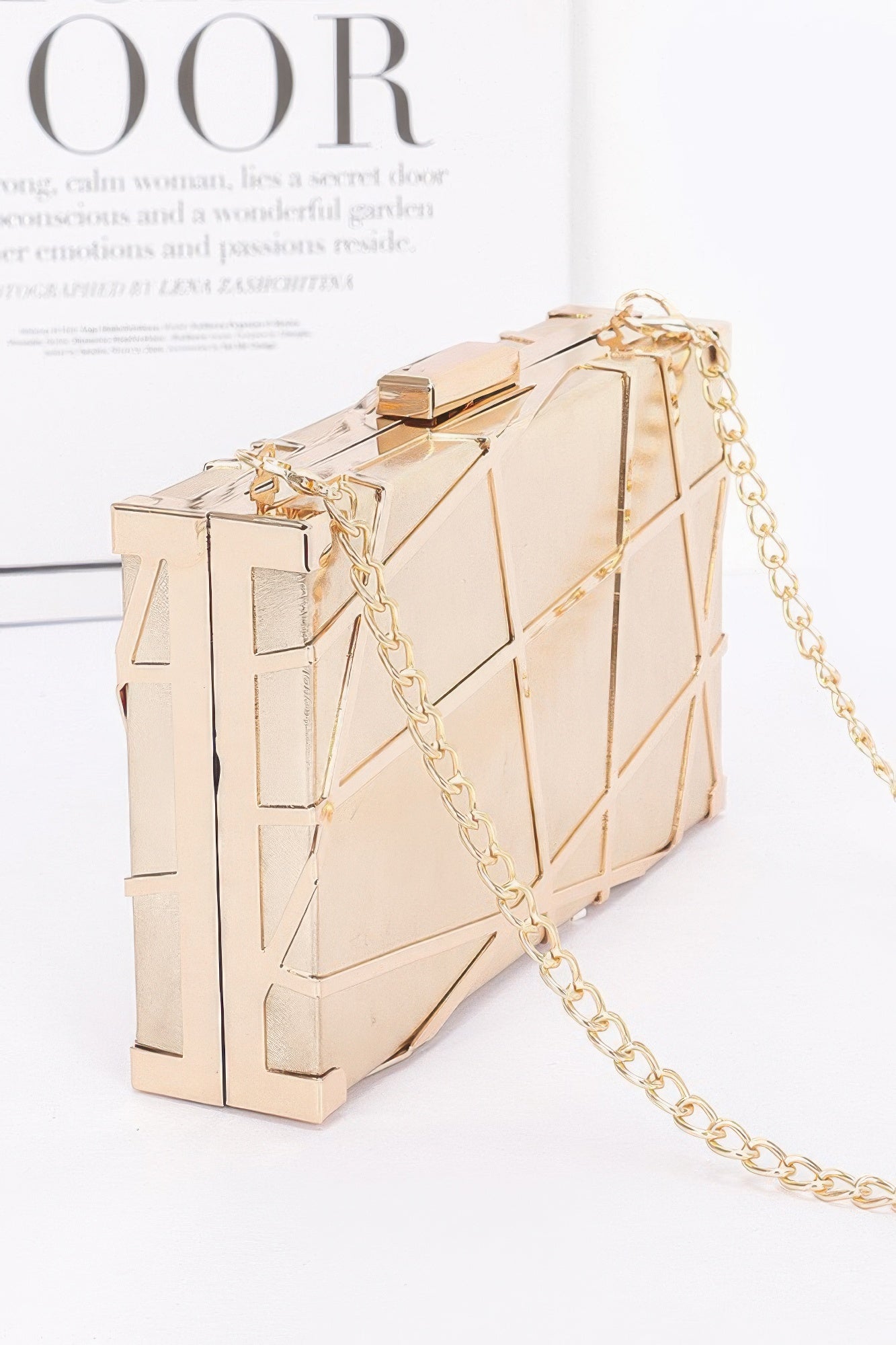 Metallic Chain Case Clutch Secondary image