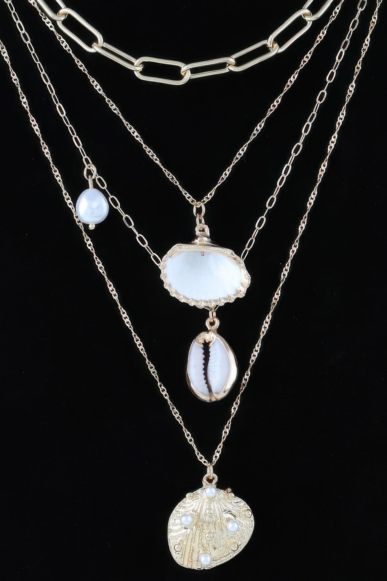 Gold Cream Layered Seashell Pendant Necklace Secondary image