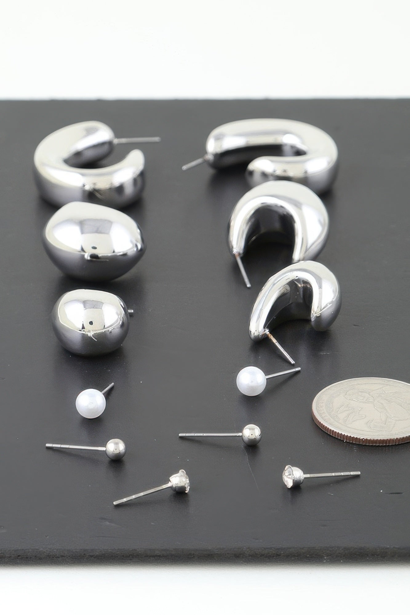 Shiny Modern Metal Hoop Earrings Set Secondary image