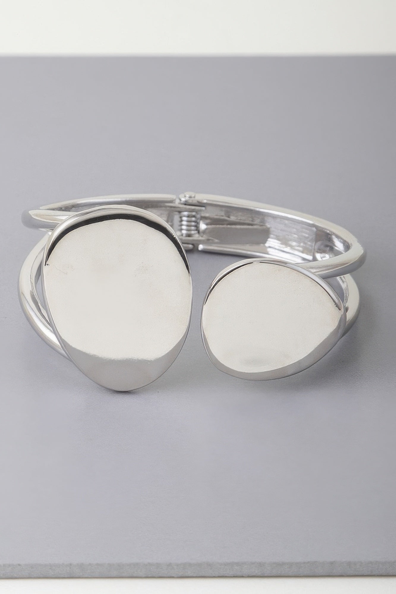 Adjustable Flat-Disc Wrap Bracelet in Gold or Silver Secondary image
