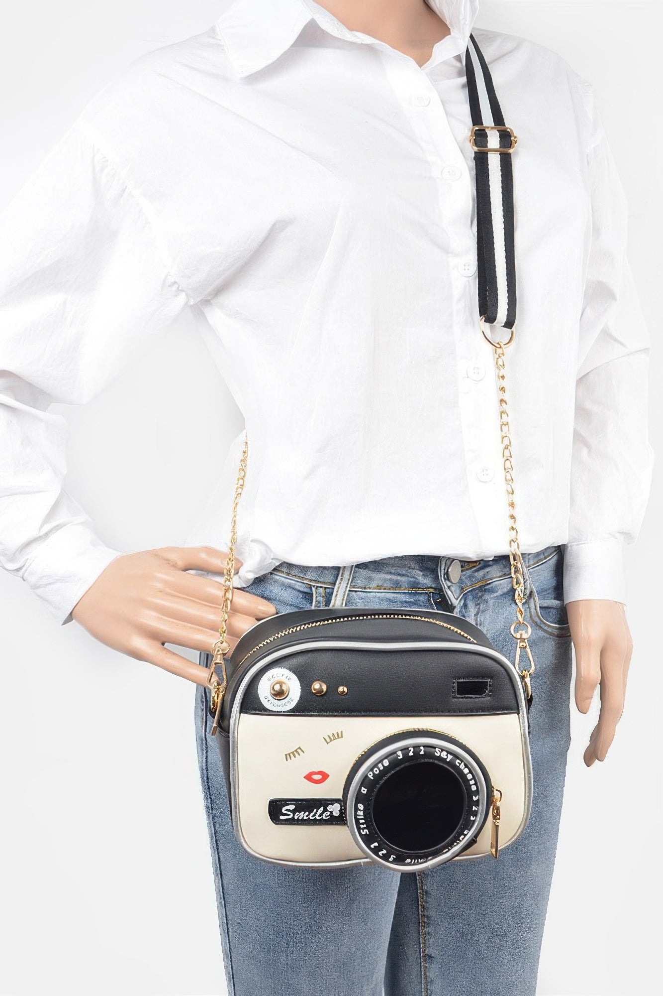 Camera-Inspired Crossbody Bag with Chain Strap Secondary image