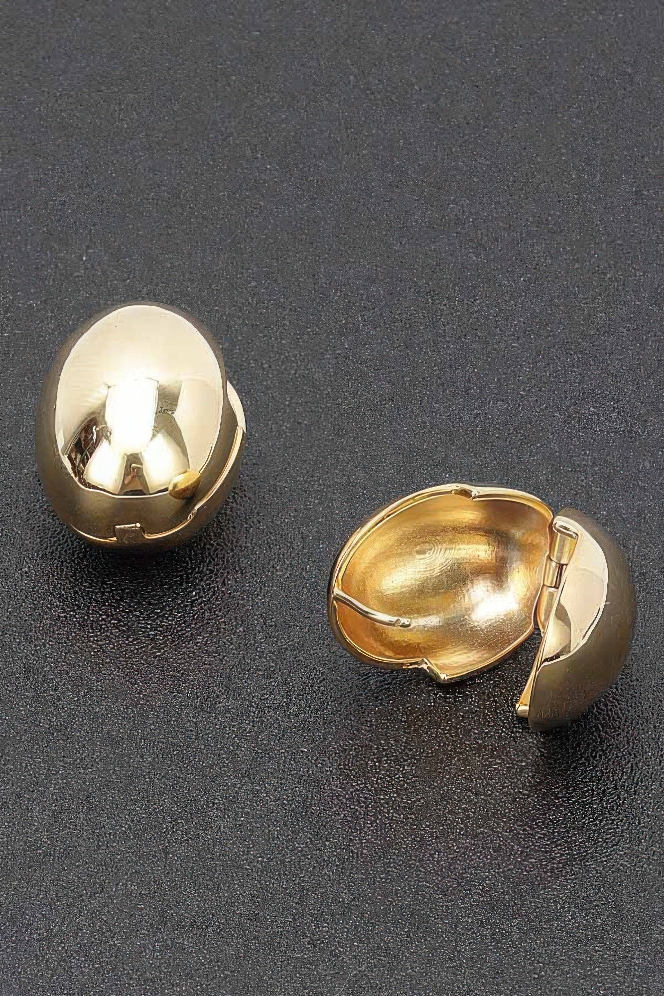 Vintage-Inspired Gold-Plated Dome Earrings Secondary image