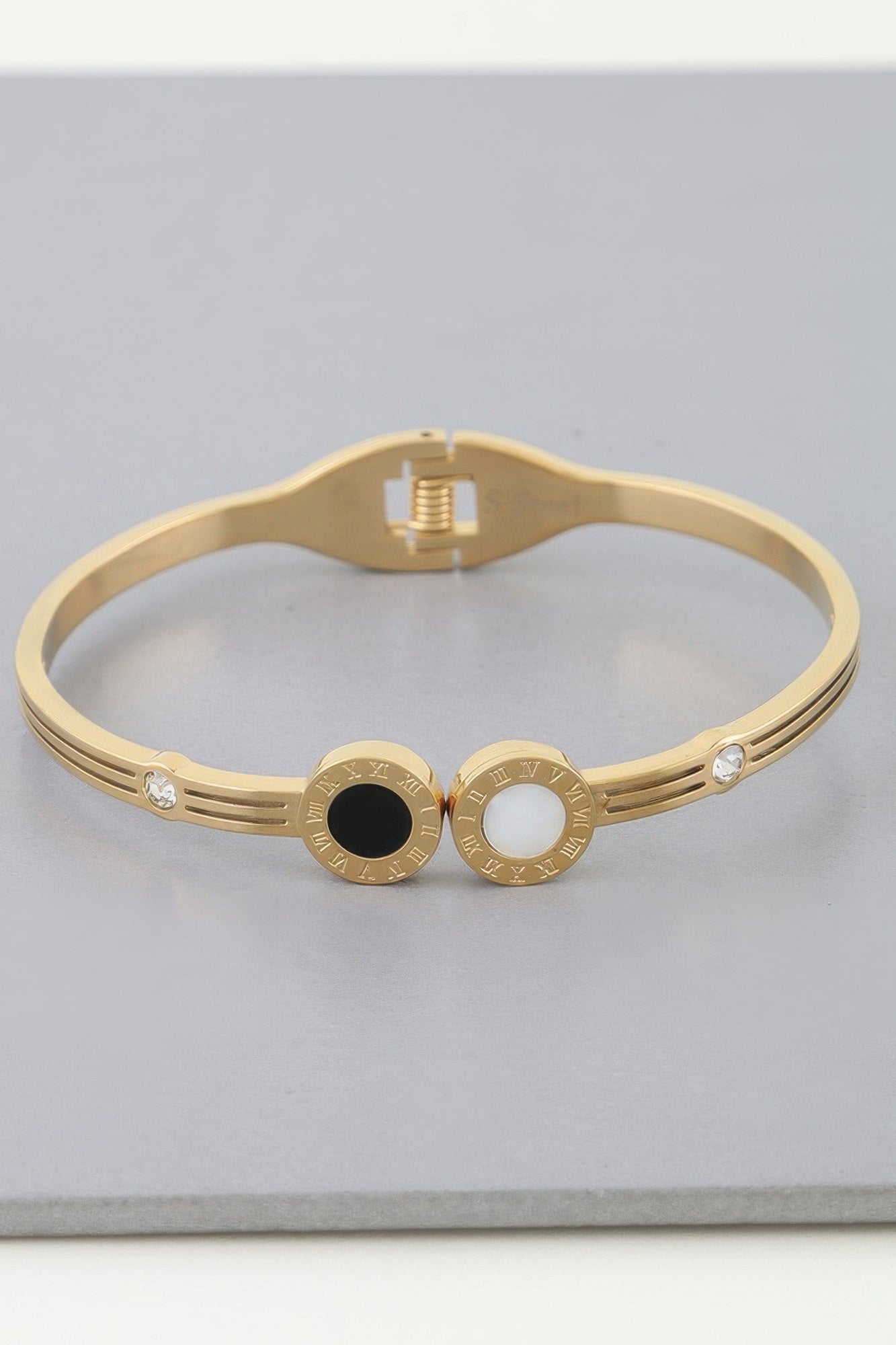 Double-Circle Wrap Cuff Bracelet Secondary image