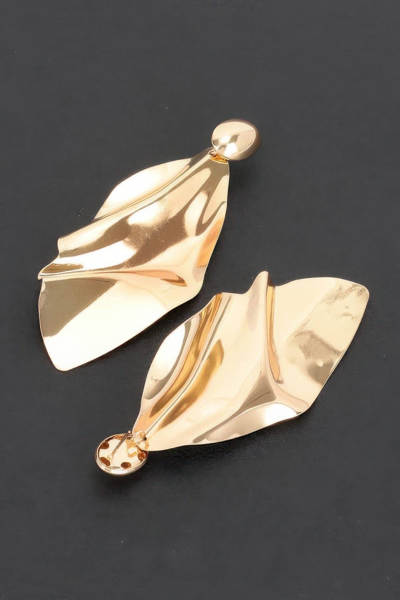 Metal Earring Secondary image