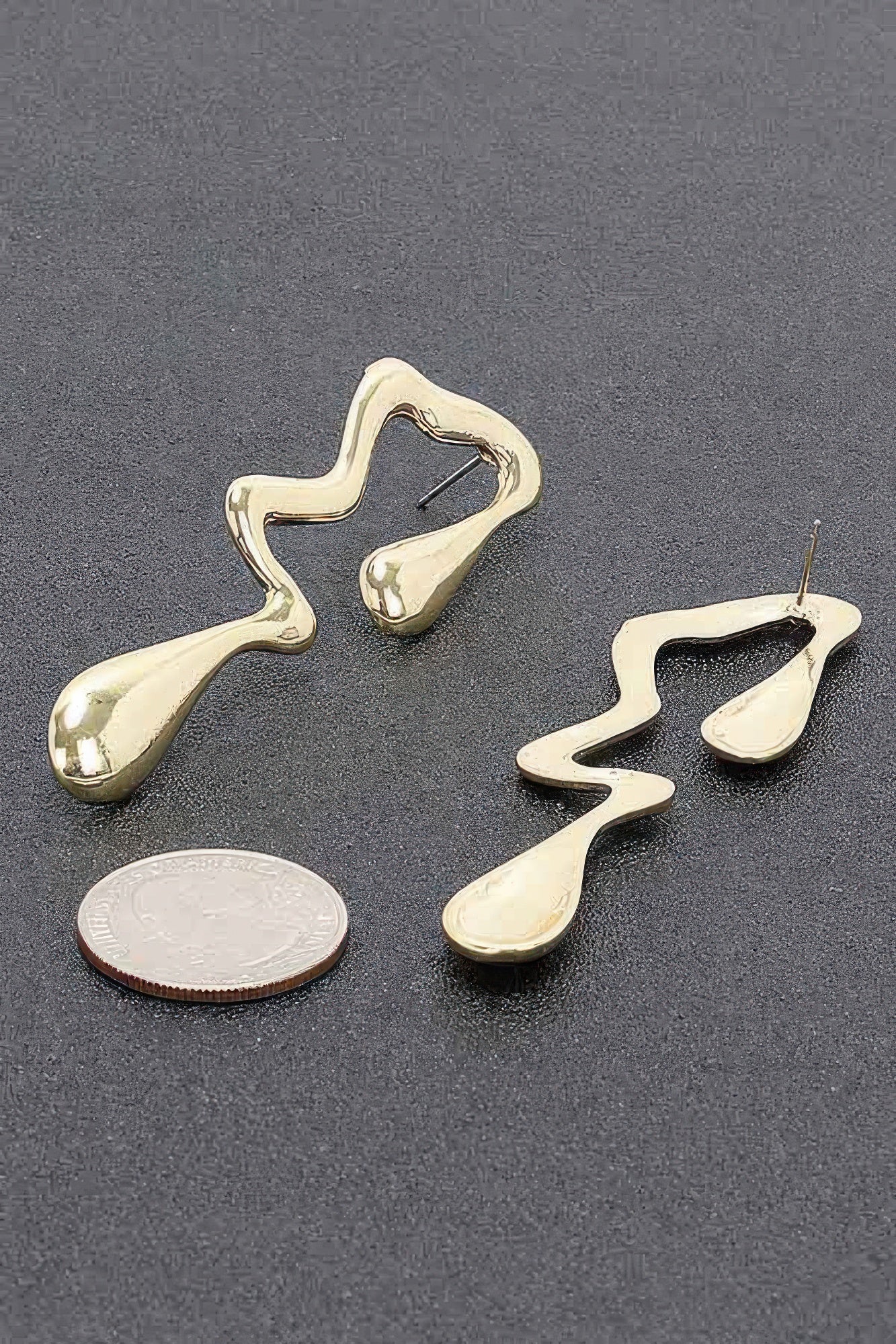 Gold-Dipped Wavy Drop Earrings Secondary image