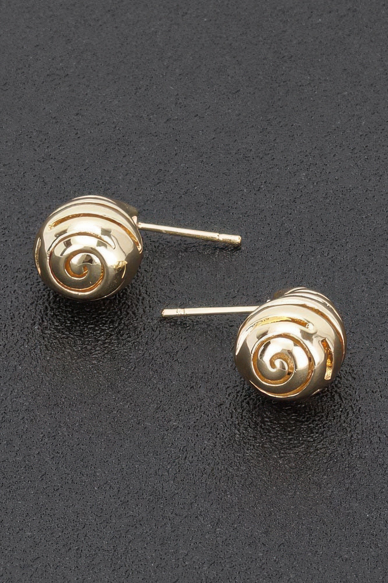 Metal Conch Shell Stud Earrings Secondary image