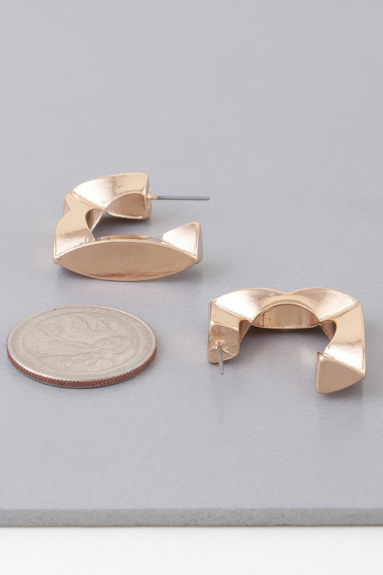 Geometric Metallic Hoop Earrings Secondary image