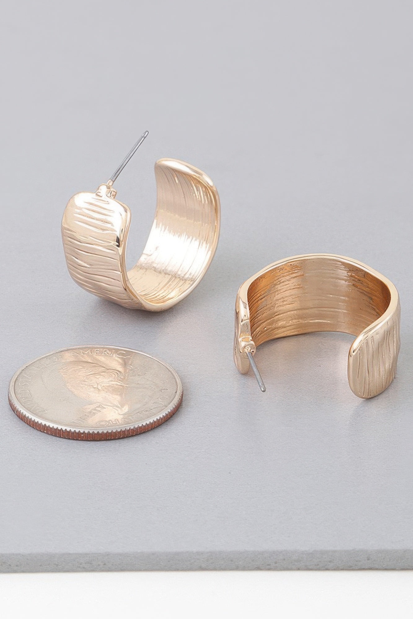 Sculptural Textured Hoop Earrings Secondary image
