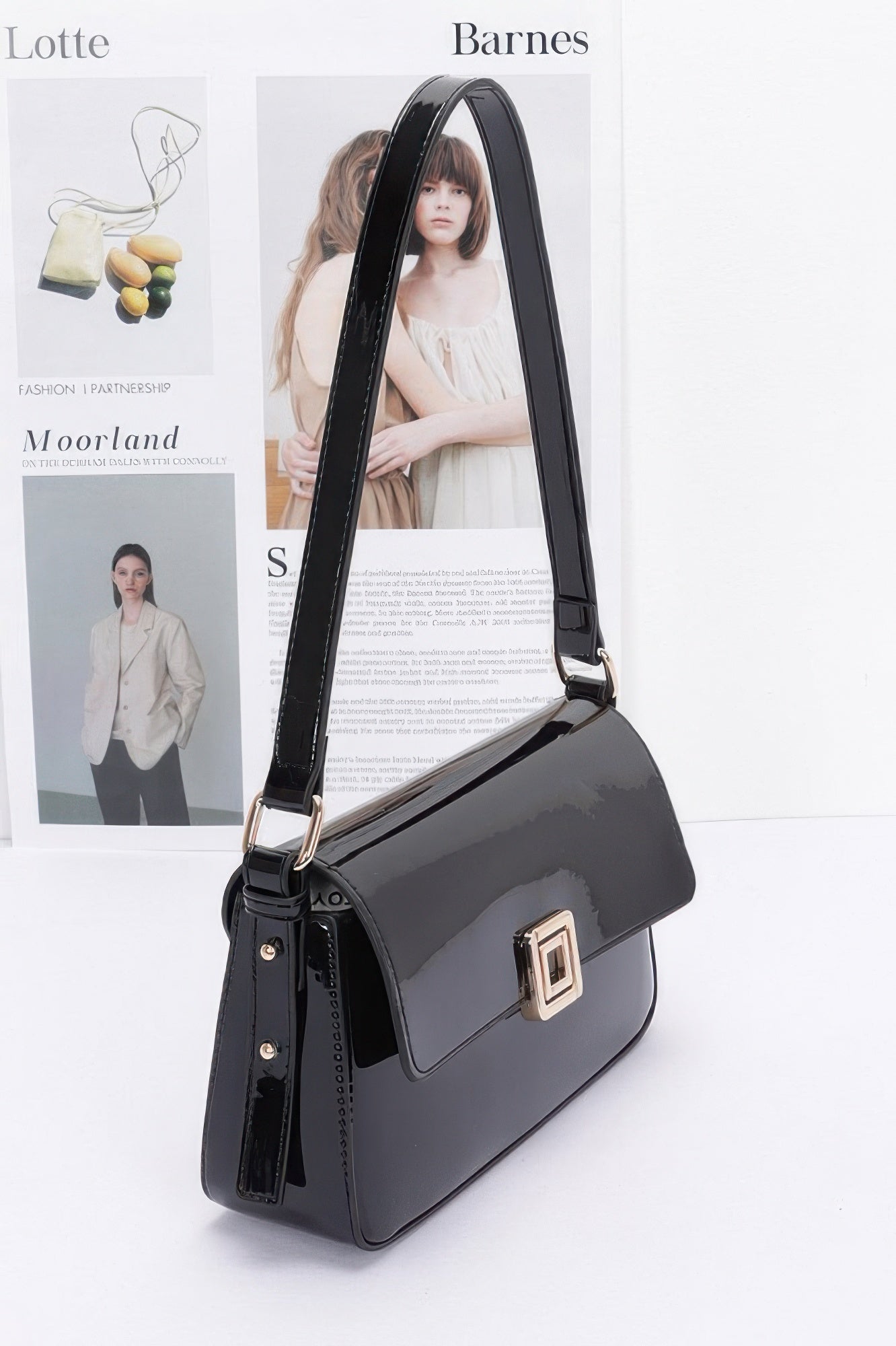 Glossy Enamel Flap Shoulder Bag with Chain Strap Secondary image