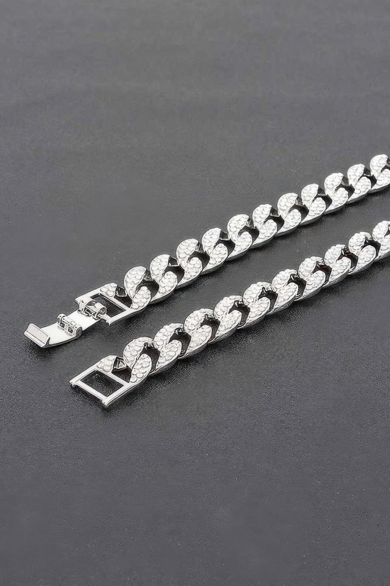 Hammered Link Chain Necklace Secondary image