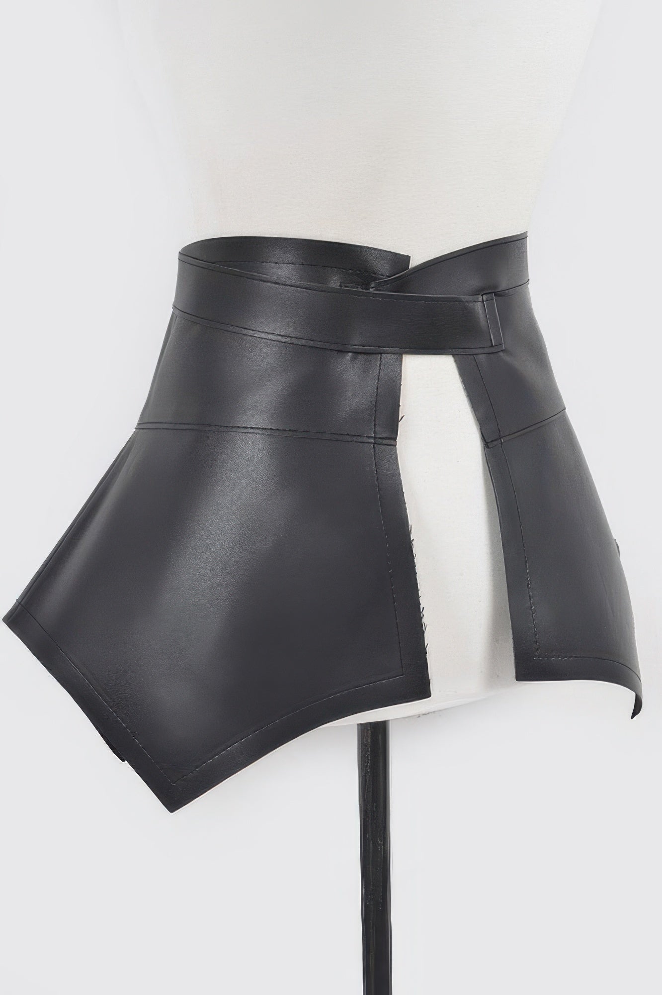 Wide Faux Leather Bow Waist Belt Secondary image