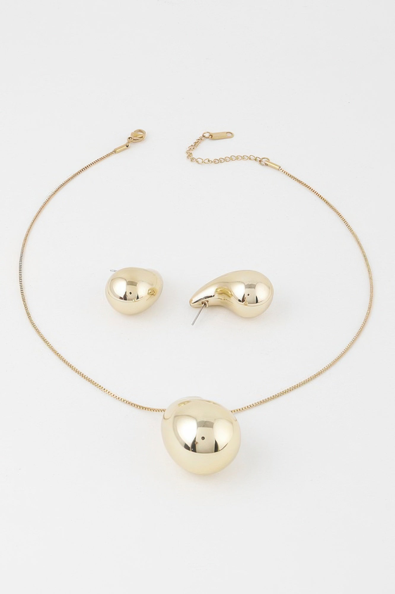 Teardrop Necklace and Earring Set Secondary image