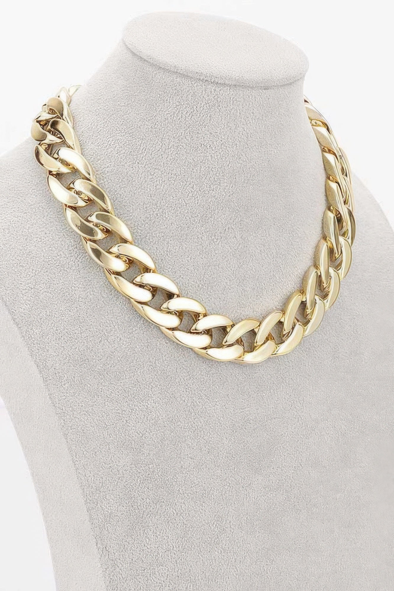 Oversized Polished Link Necklace Secondary image