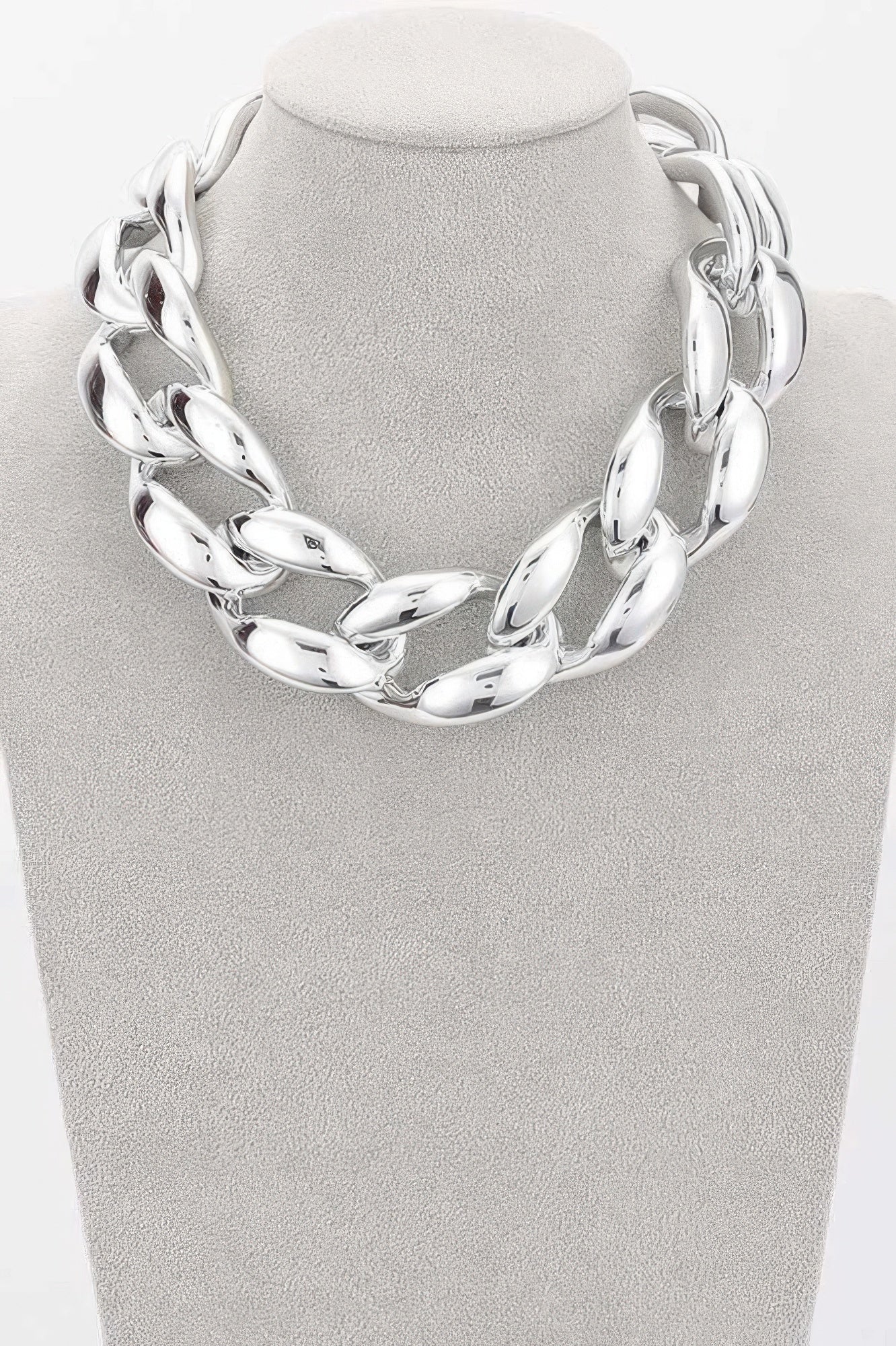 Oversized Link Choker Necklace Secondary image