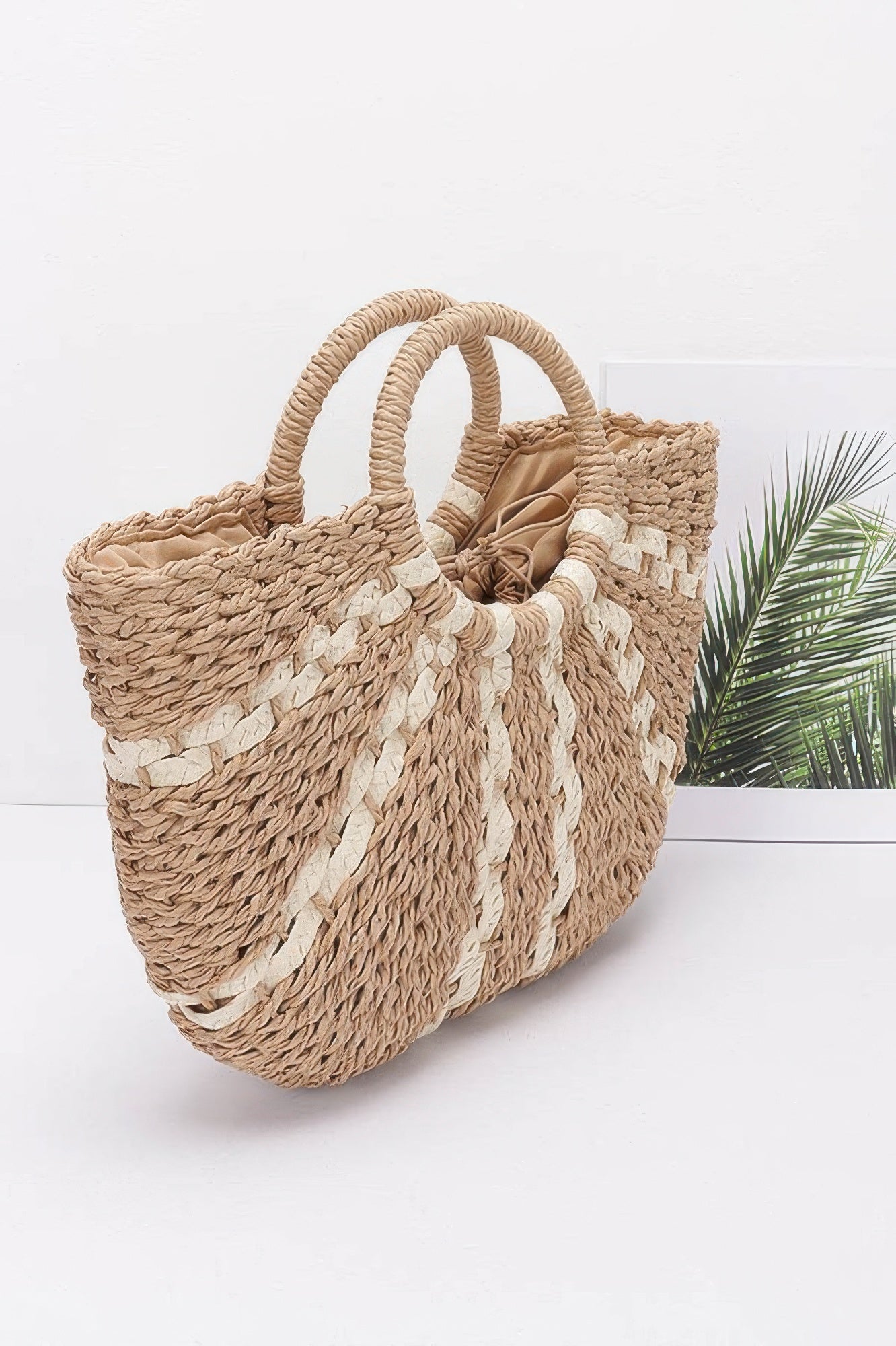 Woven Palm-Inspired Two-Tone Tote Bag Secondary image