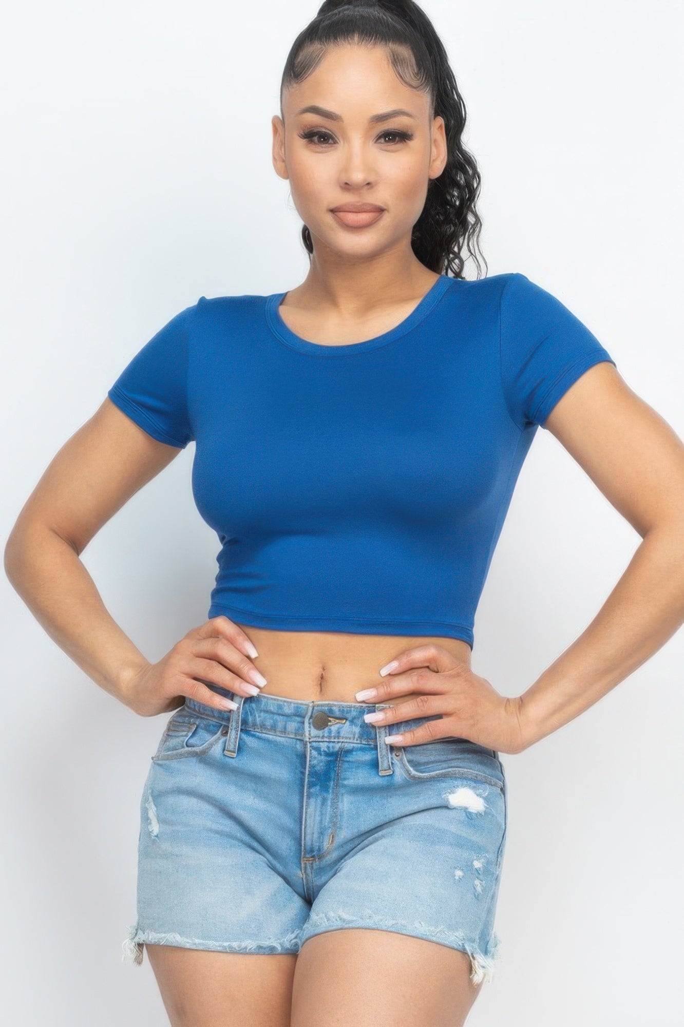 Fitted Short-Sleeve Cropped Top Secondary image