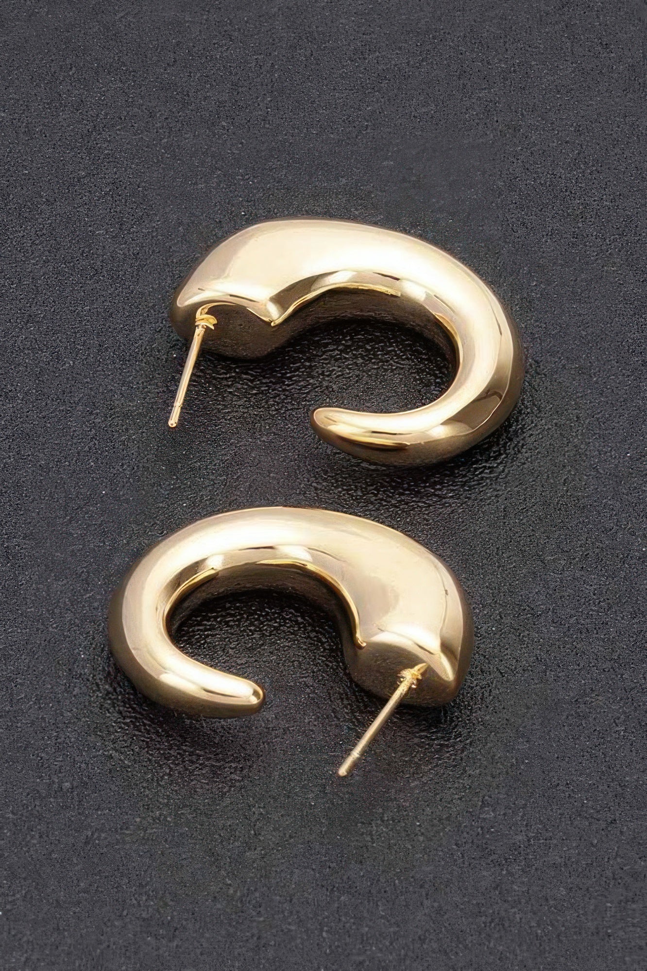 Vintage Metal Hoop Earrings – Gold or Silver Secondary image