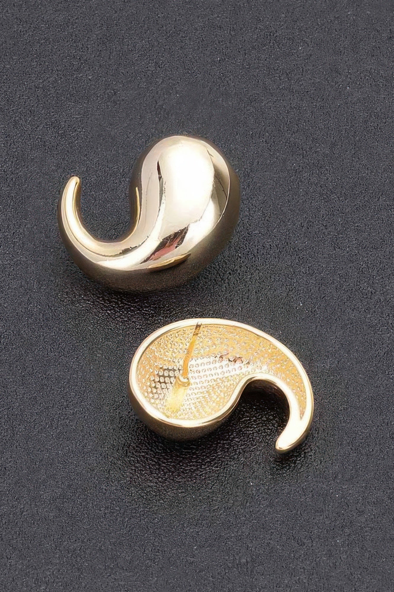 Curved Vintage-Inspired Stud Earrings Secondary image