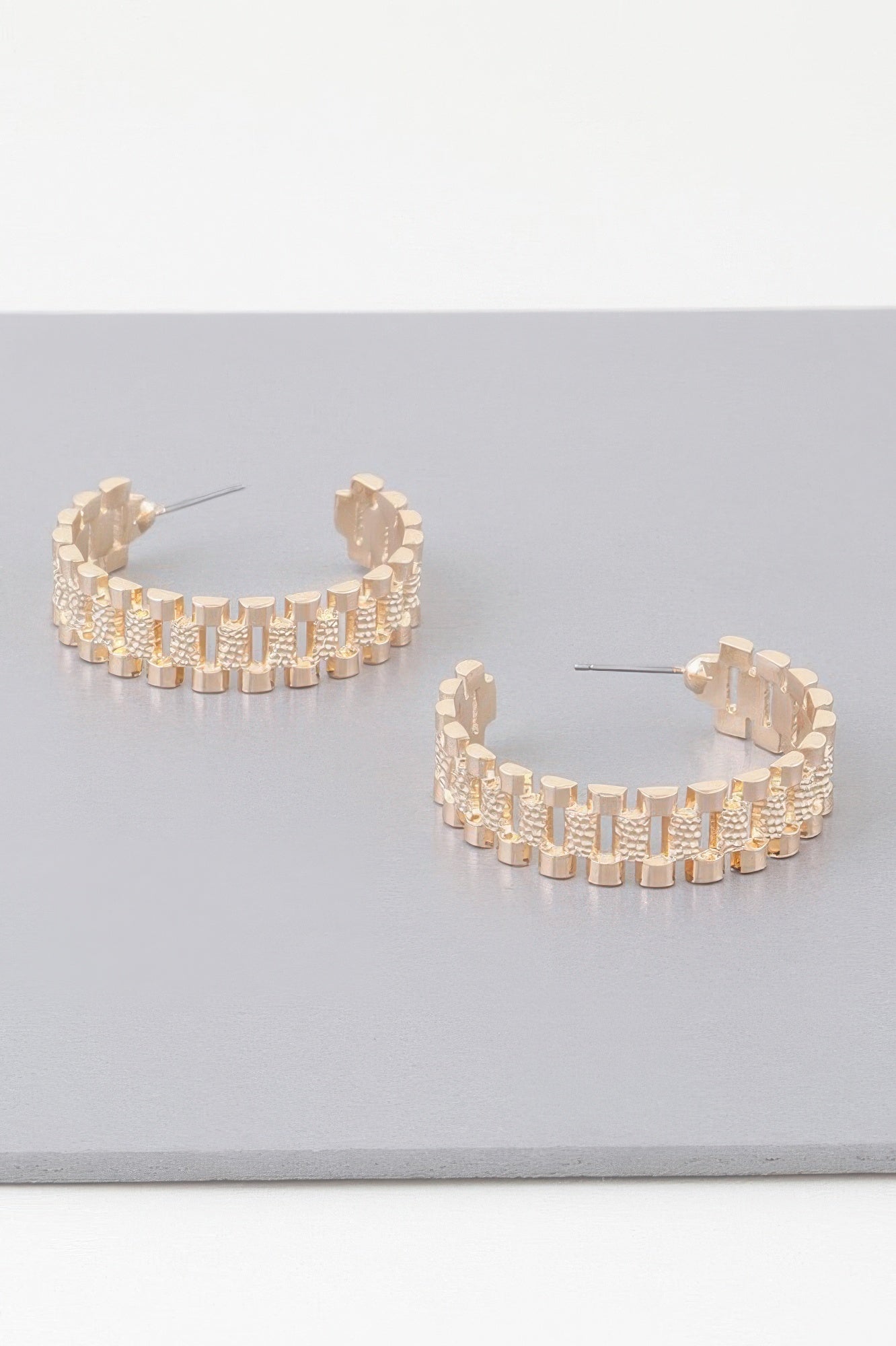 Layered Box Chain Hoop Earrings Secondary image