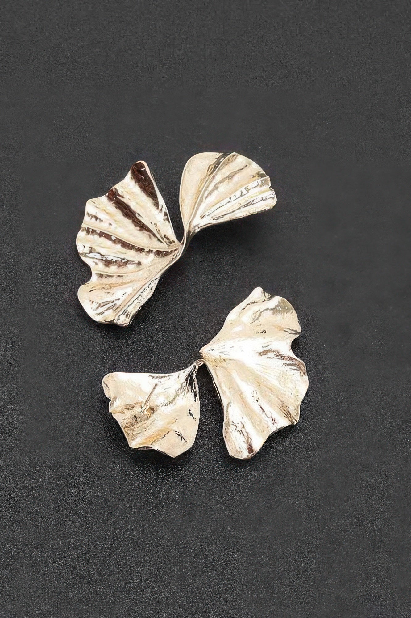 Leaf-Inspired Sculptural Drop Earrings Secondary image