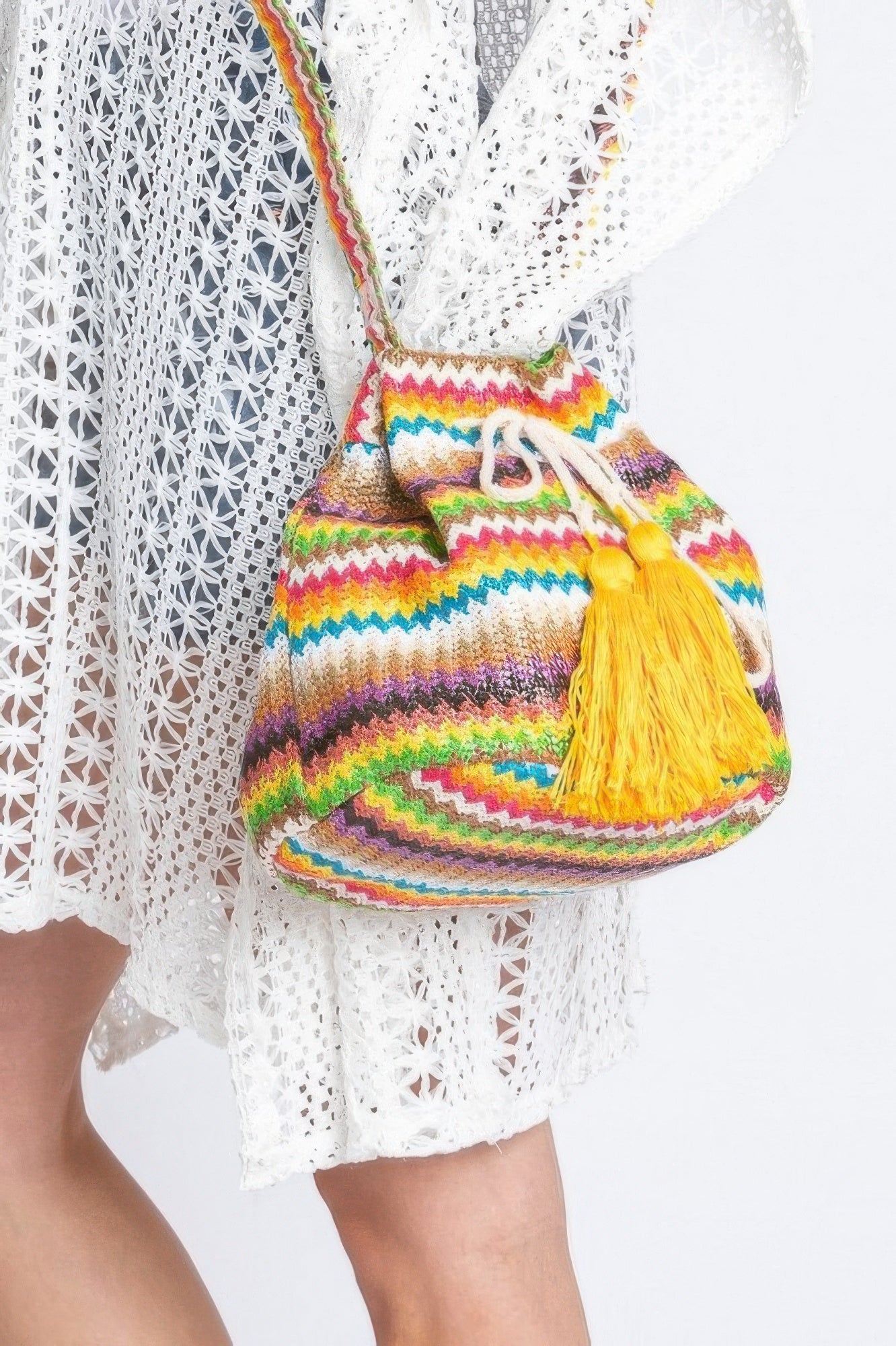 Multicolor Chevron Drawstring Bucket Bag Secondary image