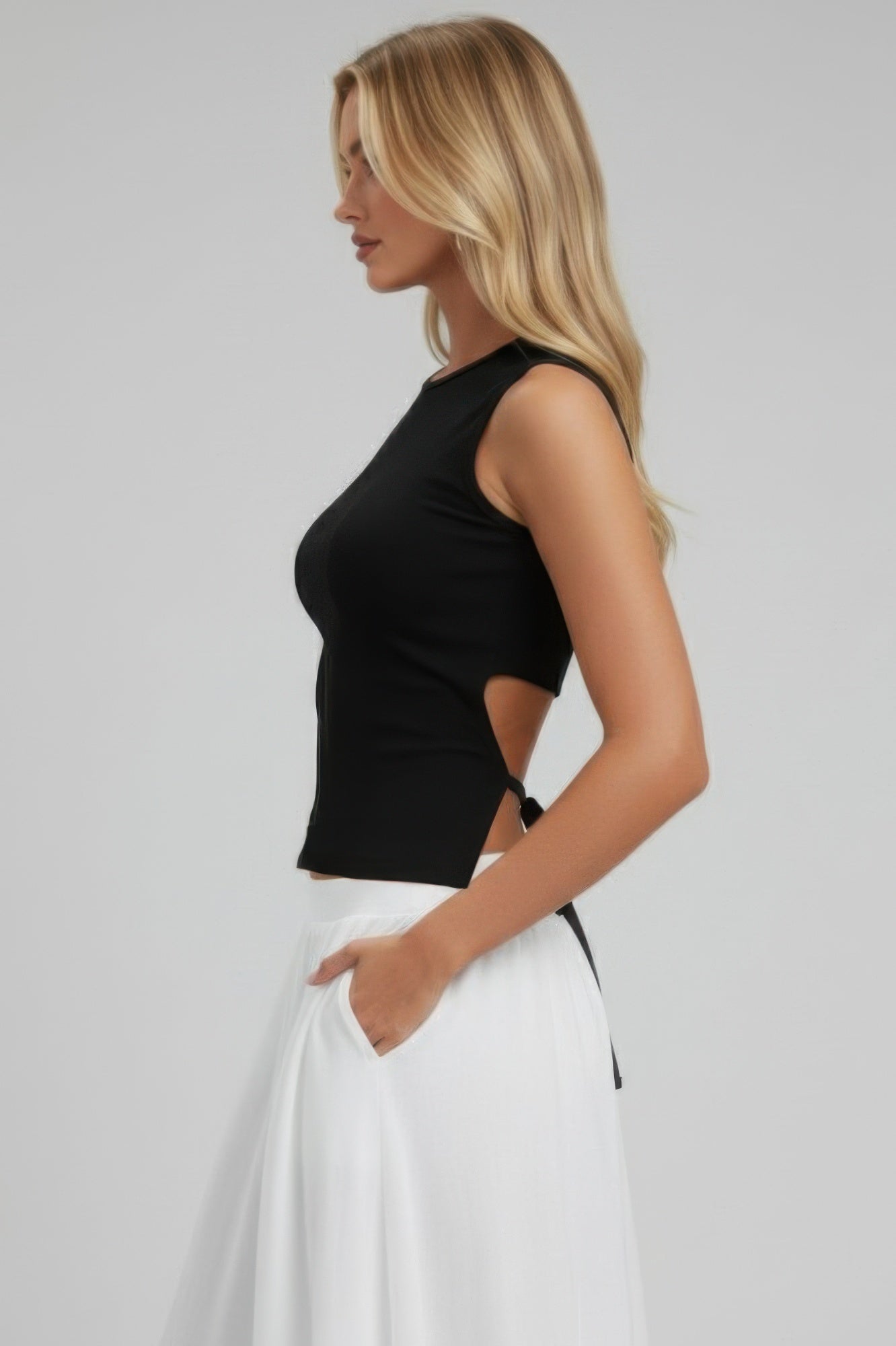 Sleeveless Mock Neck Cropped Knit Top Secondary image