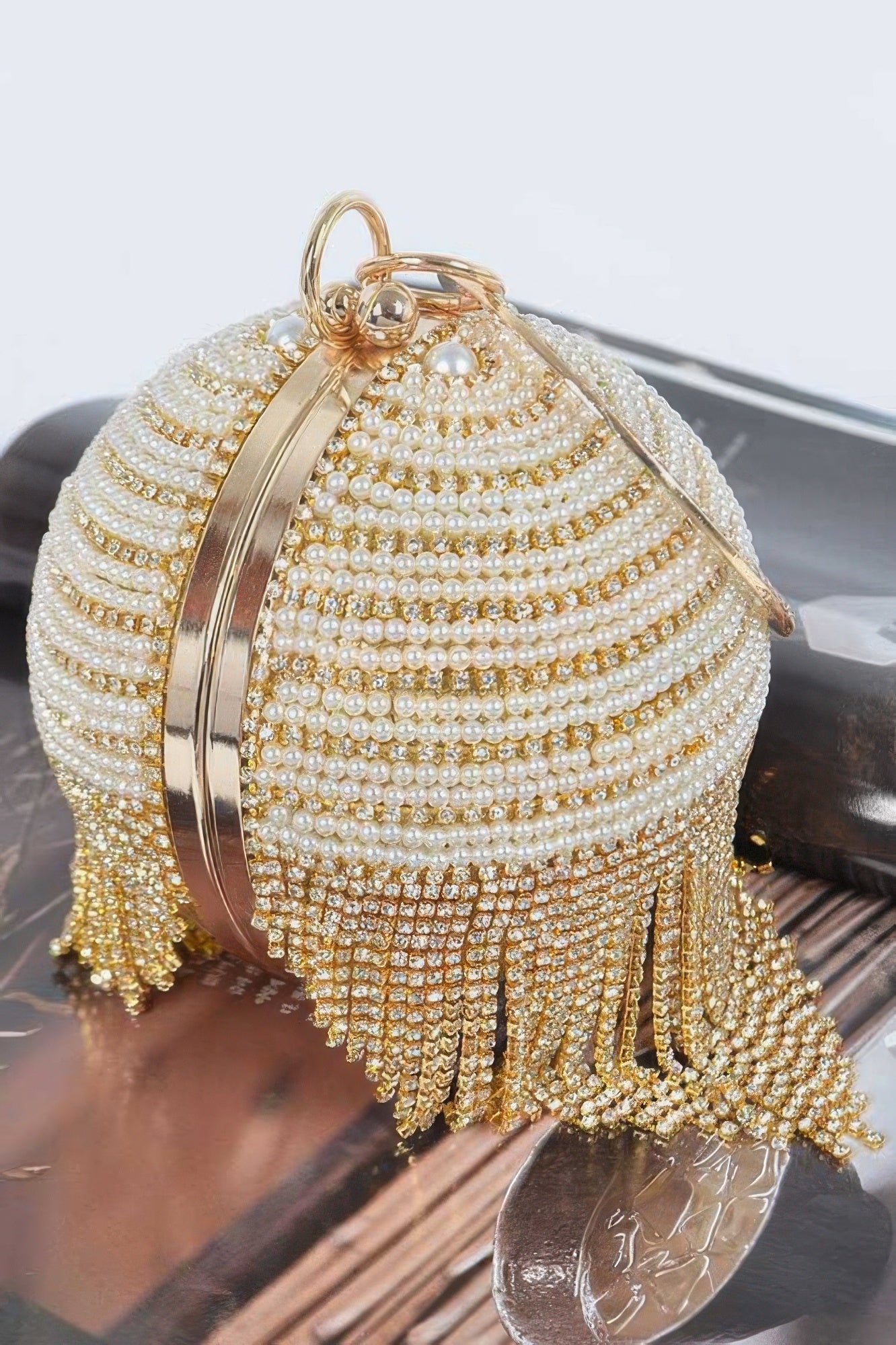 Round Rhinestone Pearl Fringe Bag Secondary image