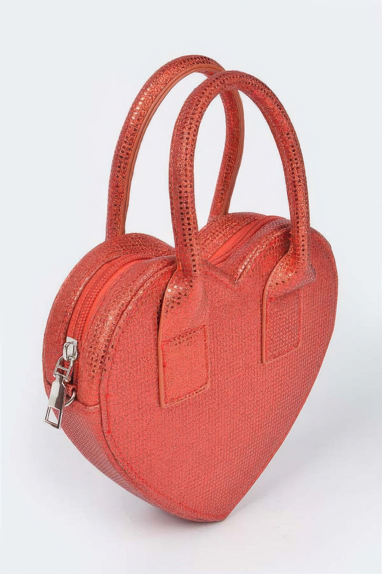 Heart-Shaped Crossbody Handbag with Chain Strap Secondary image