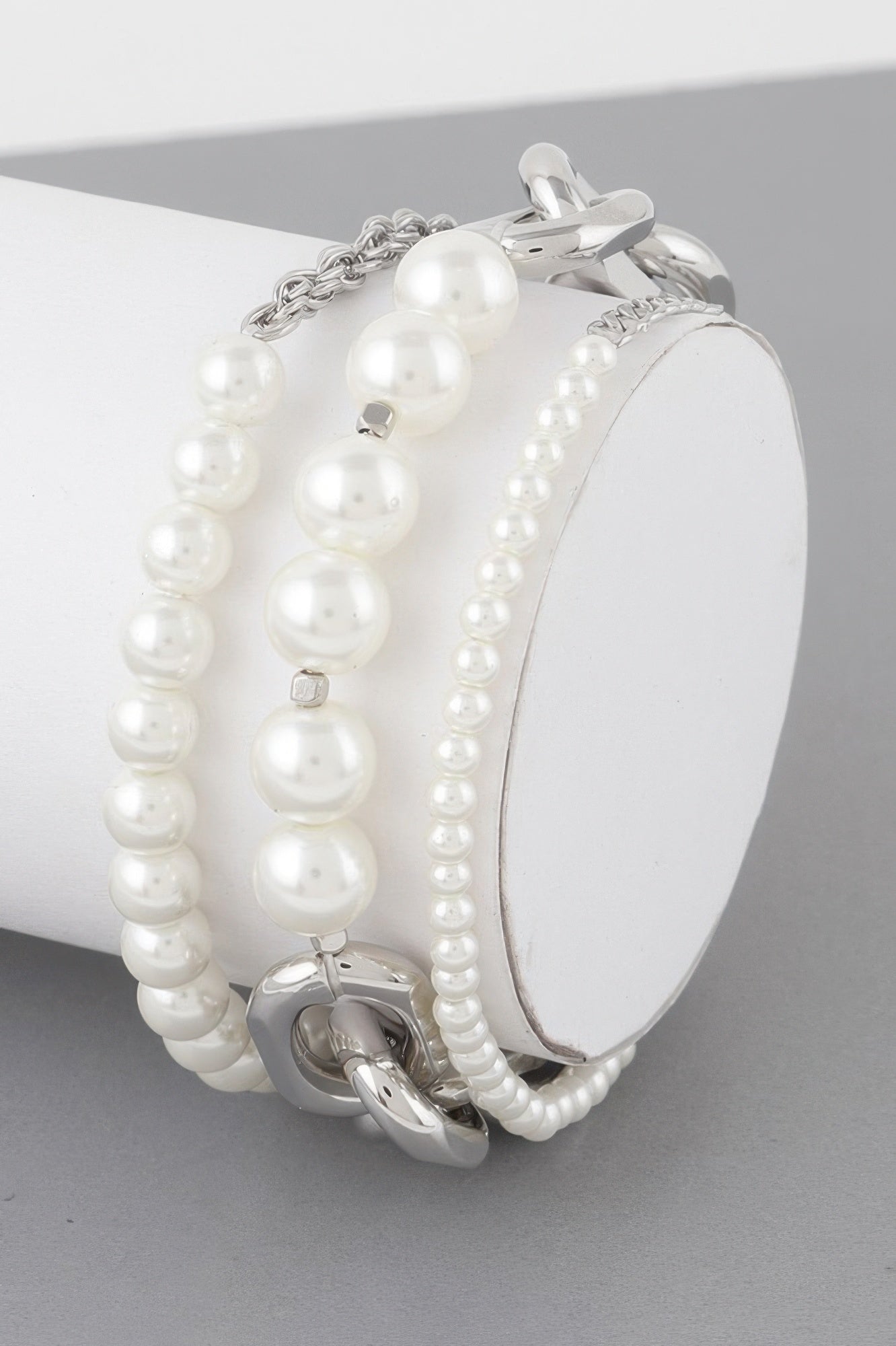 Gold Pearl and Chain Bracelet Secondary image