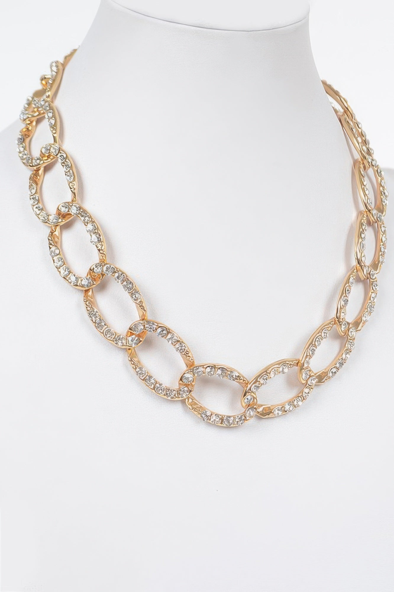Oversized Sparkling Link Chain Necklace Secondary image