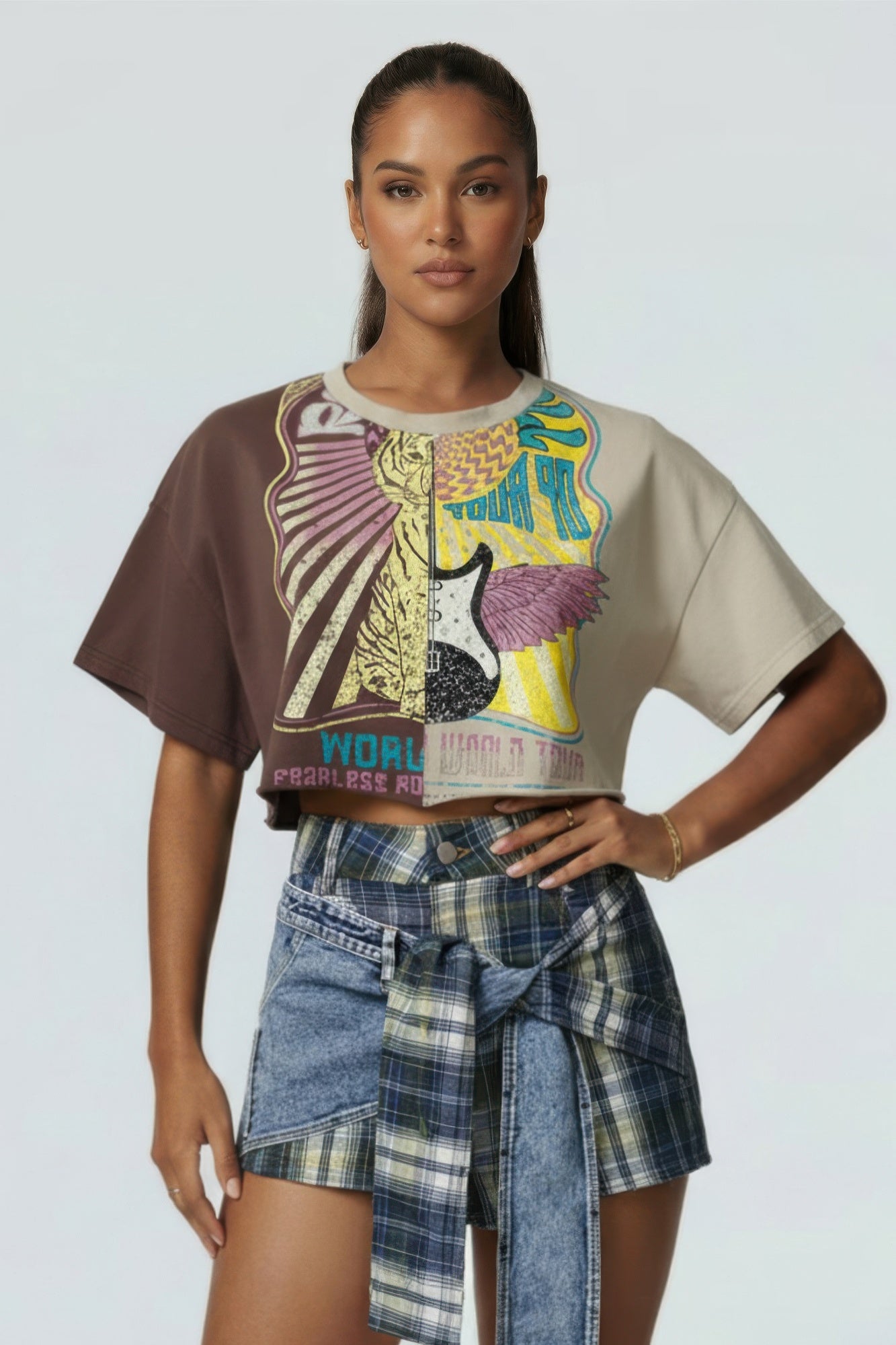 Two-Tone Vintage Graphic Cropped Tee Secondary image