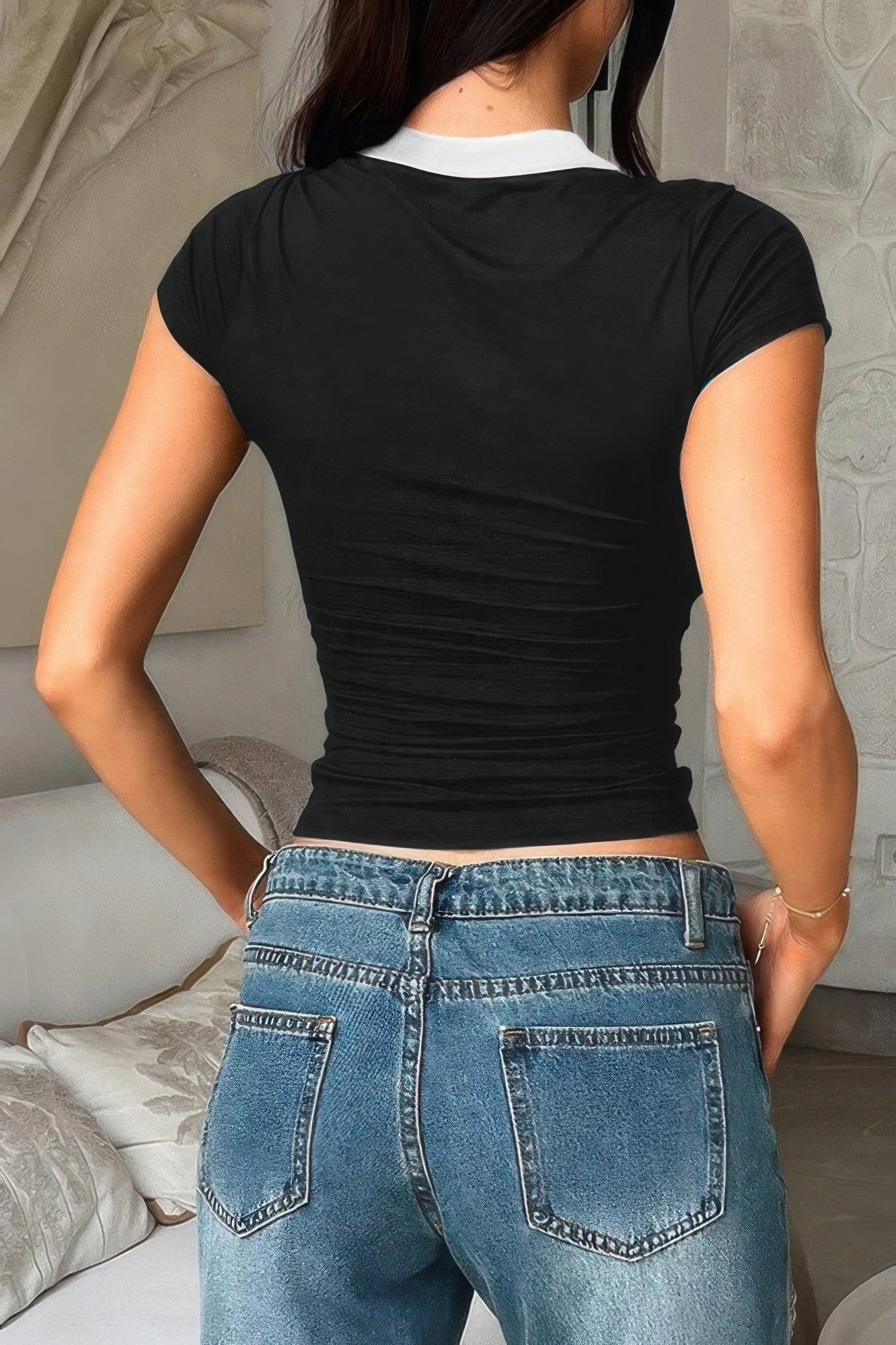 Contrast Collar V-Neck Short-Sleeve Shirt Secondary image